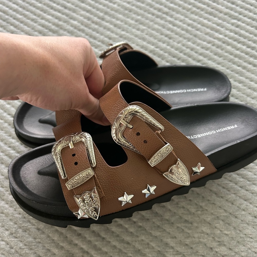 NWOT never worn French Connection slides